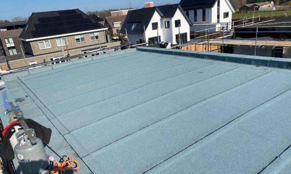 Nieuwe laag bitumen in Udenhout